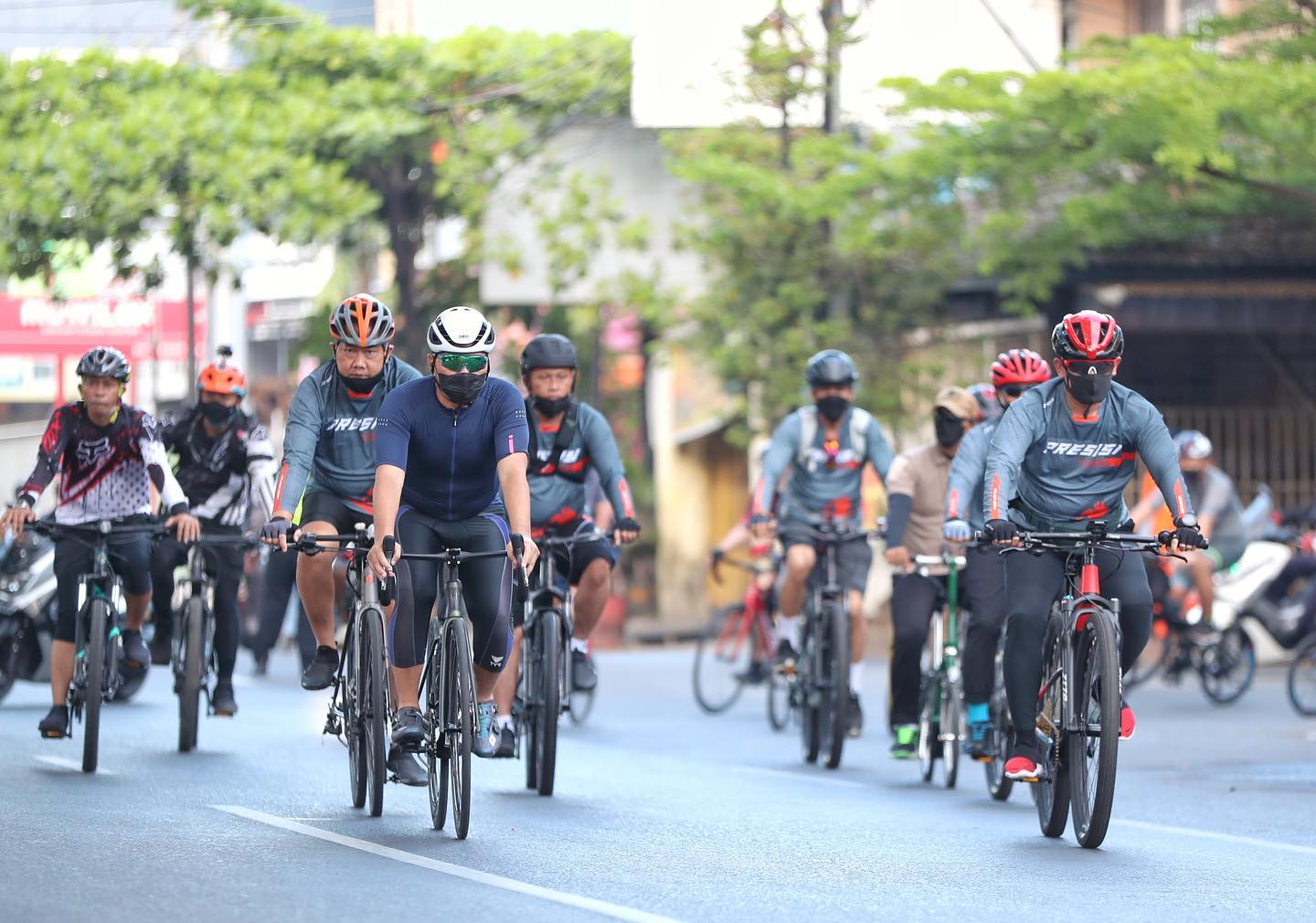 Danny Bersepeda Santai Bersama Kapolda, Kapolrestabes dan Dandim dari Makassar ke Maros